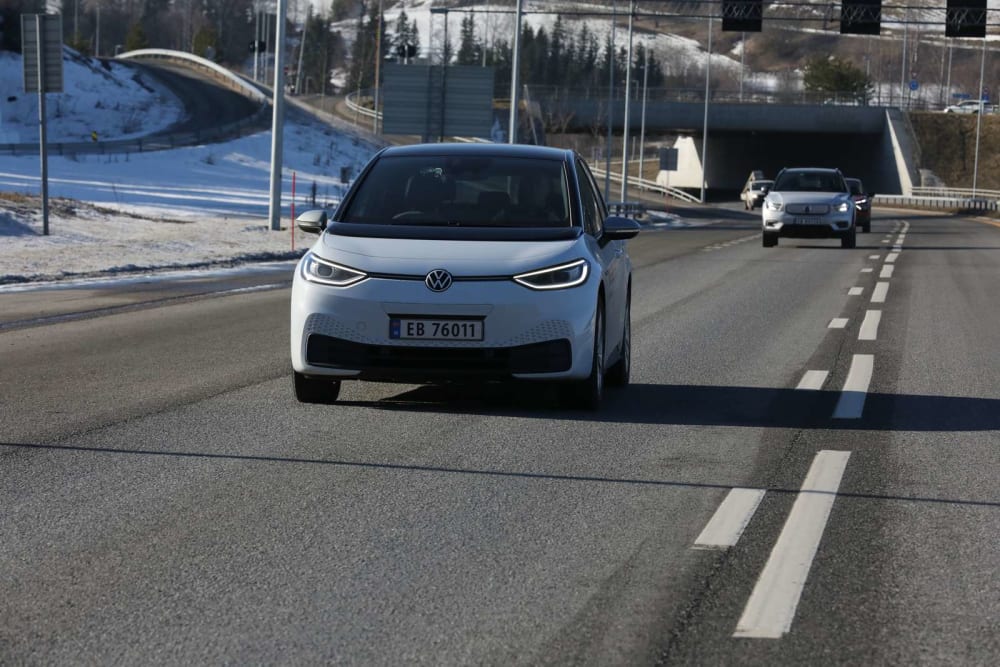 VW ID.3 1st Plus på riksvei 4 under vintertesten 2021